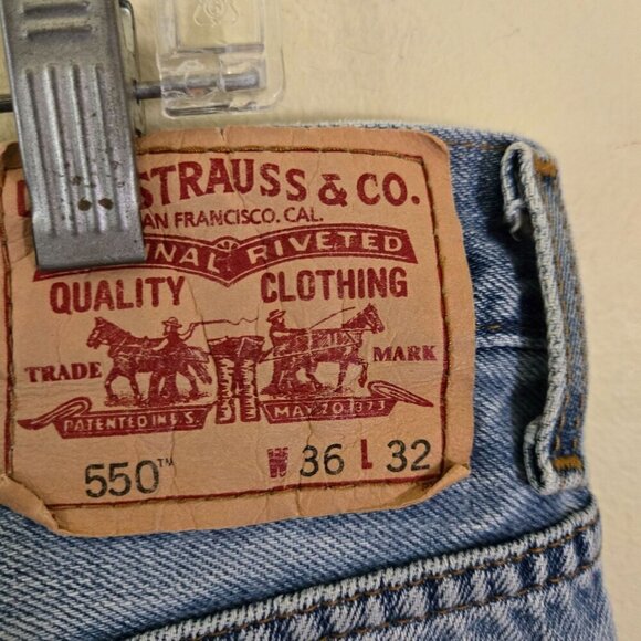 Levi's 550 Relaxed Fit Wide Tapered Leg Jeans Size 36x32 - Picture 7 of 8